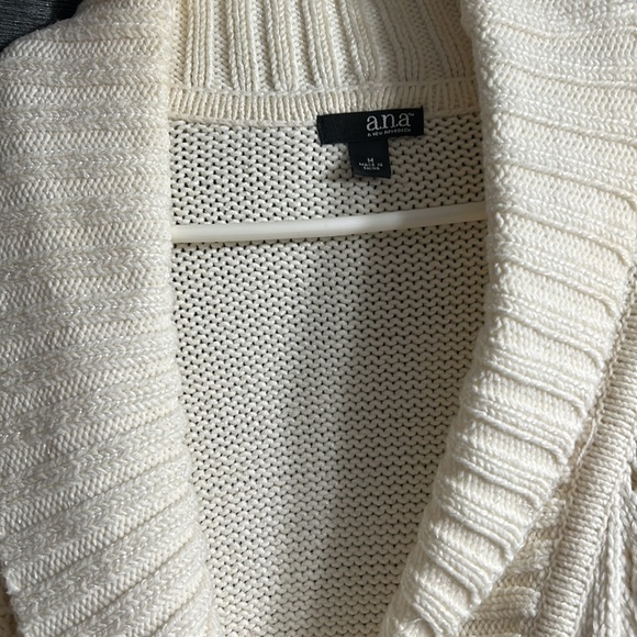 a.n.a A New Approach sweater, medium - Picture 2 of 4